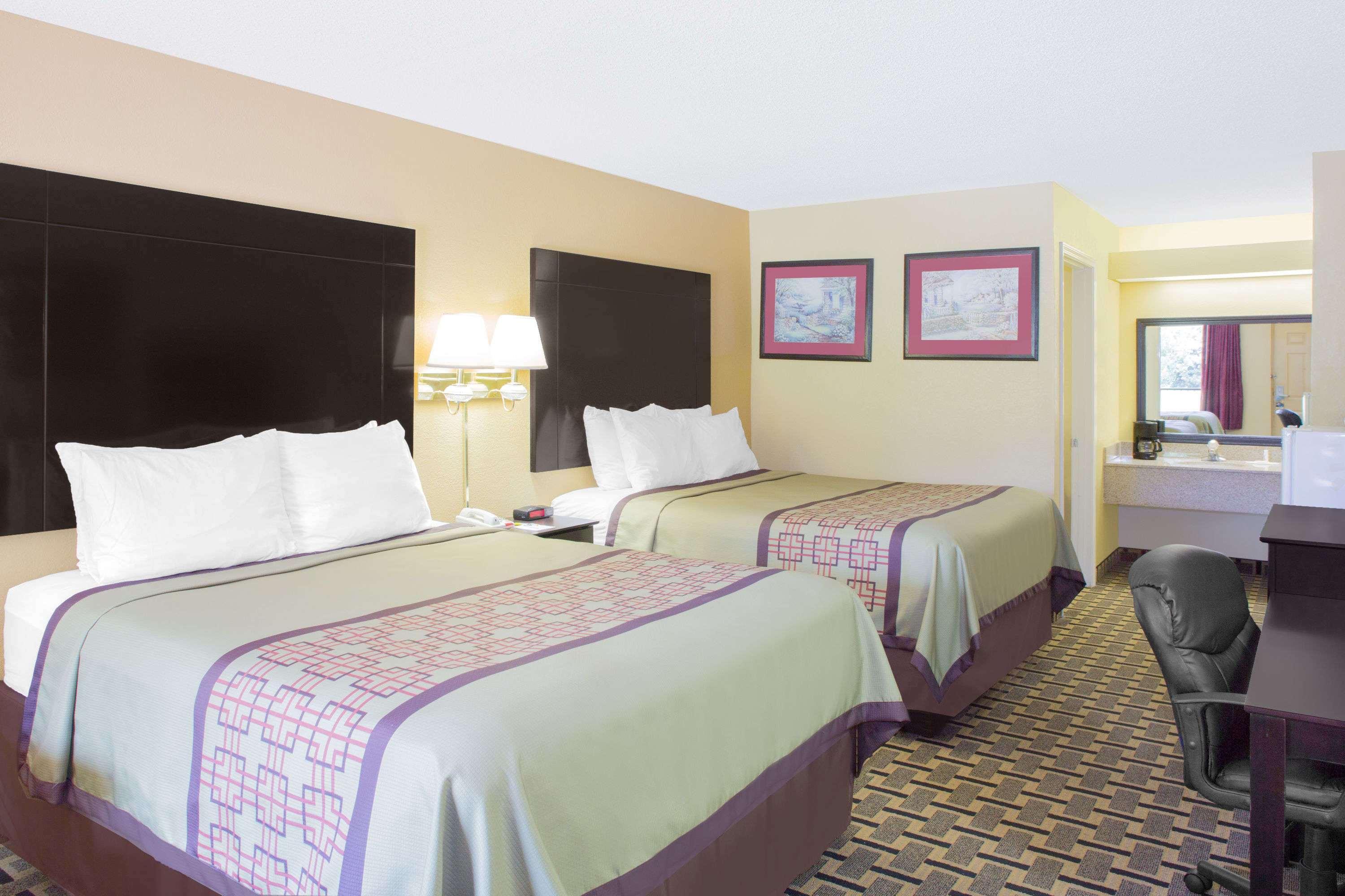 Days Inn By Wyndham Andalusia Esterno foto