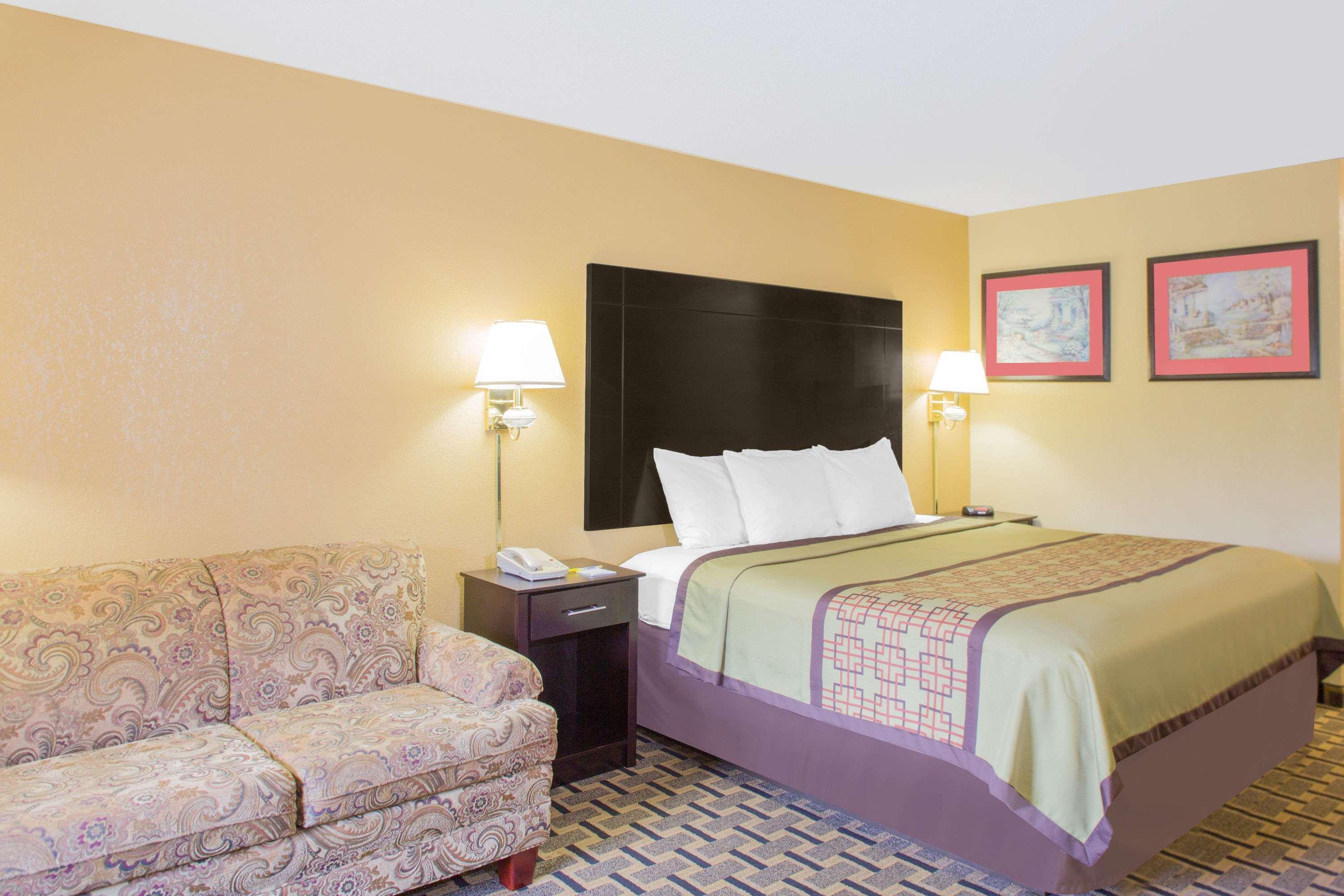 Days Inn By Wyndham Andalusia Esterno foto