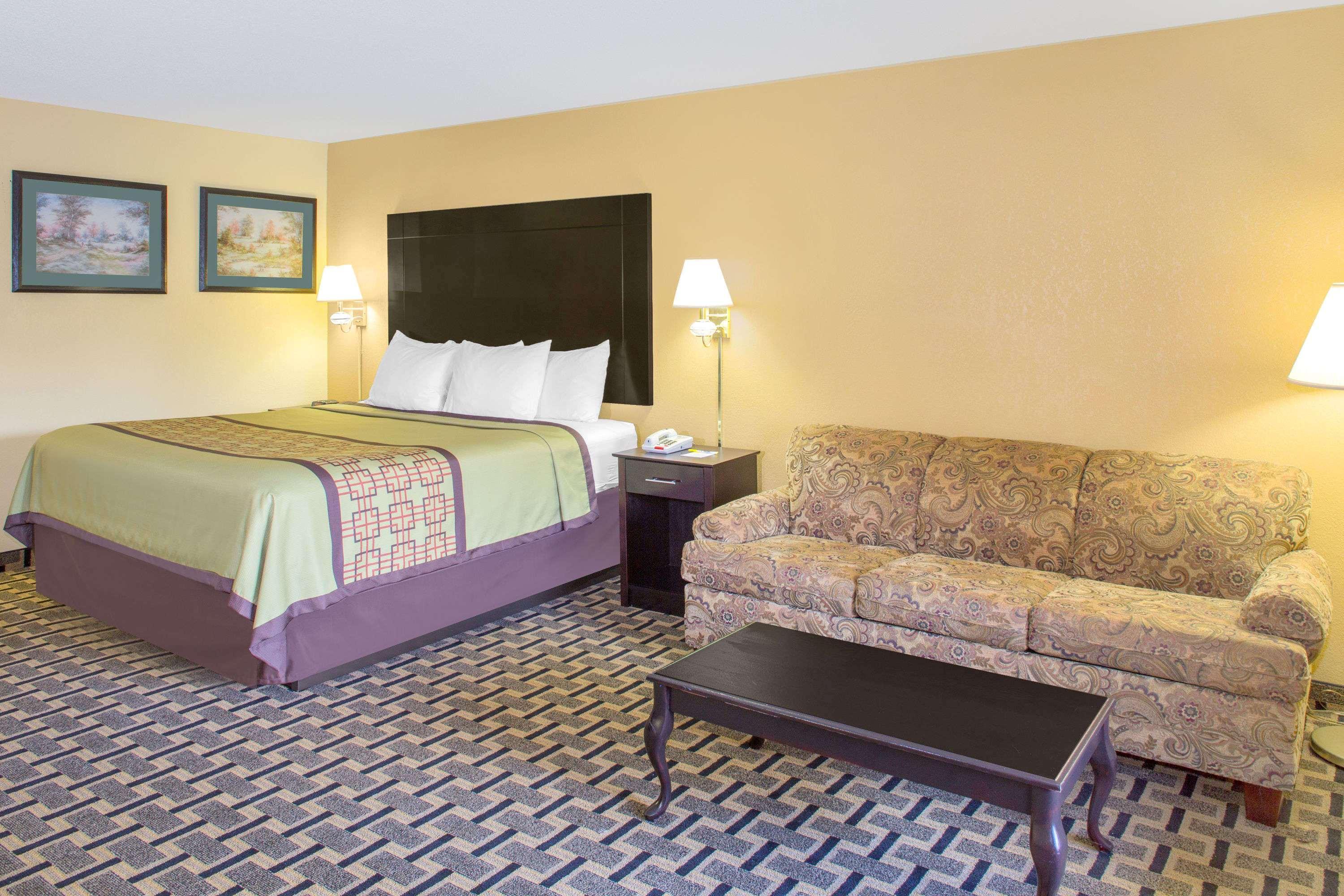 Days Inn By Wyndham Andalusia Esterno foto