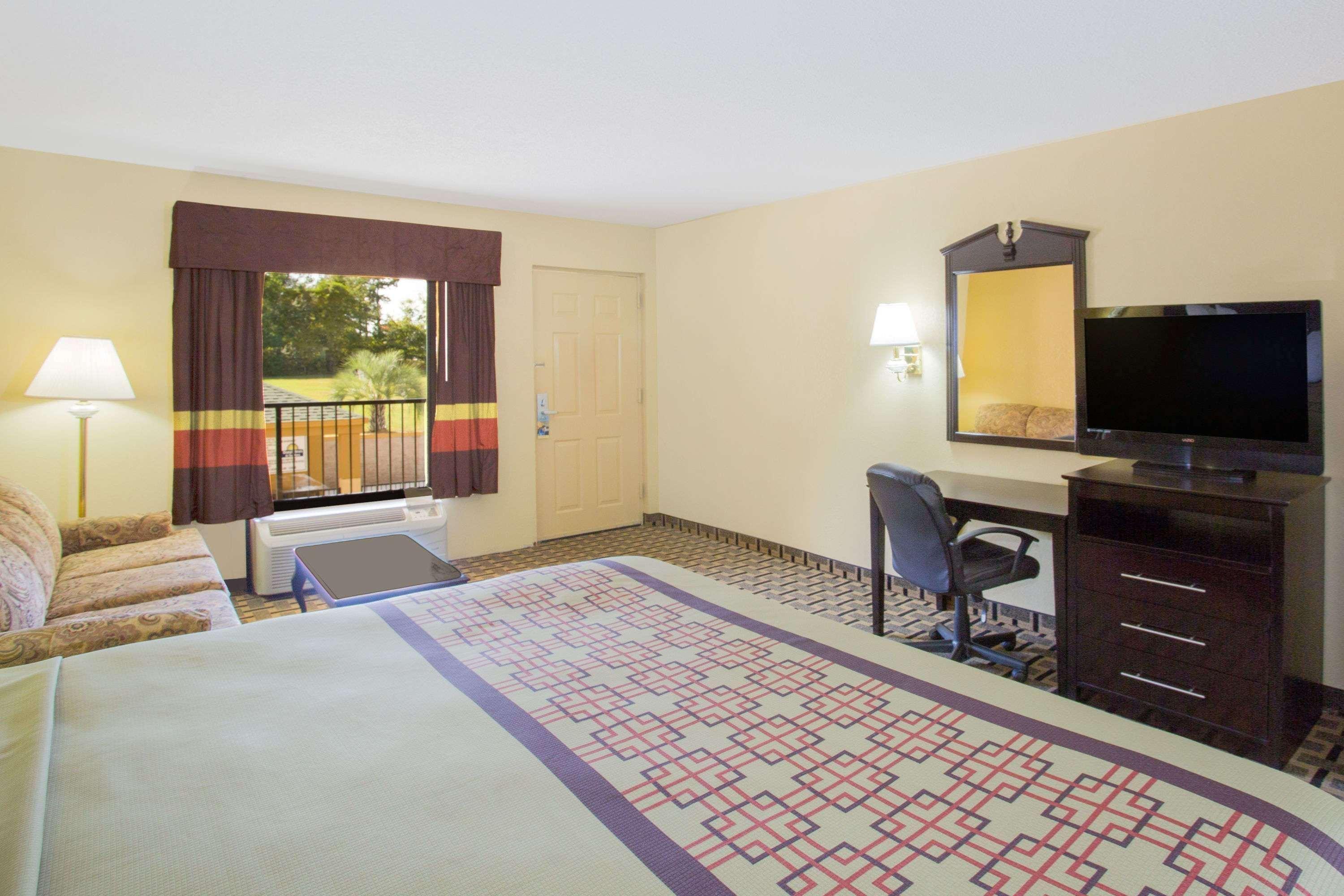 Days Inn By Wyndham Andalusia Esterno foto